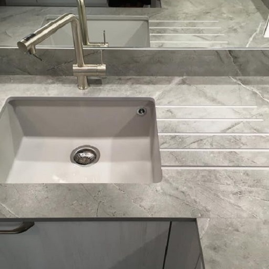 Encimera con ranuras de drenaje Dekton Vera