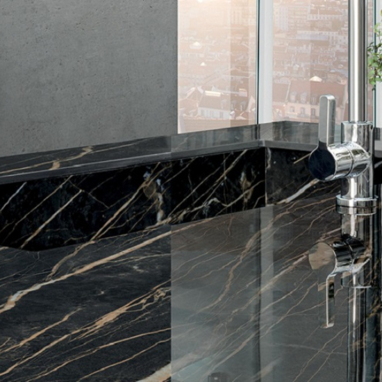 baño Laminam Noir Desir