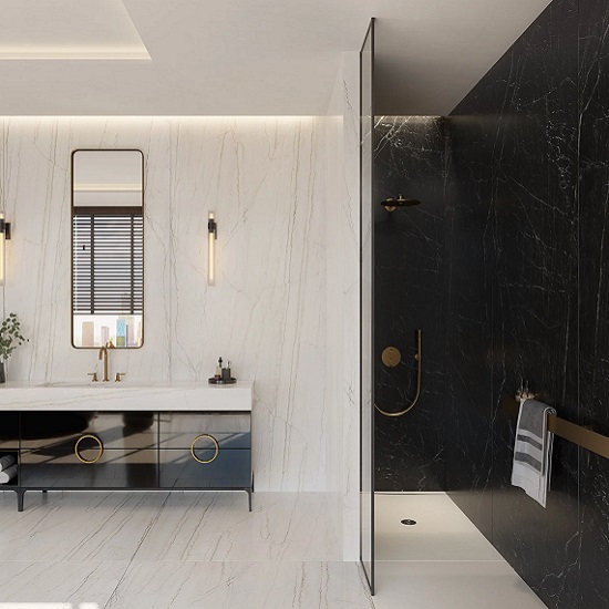 Baño con paredes y suelos combinados con dos porcelánicos Dekton Neural y Dekton Somnia