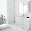 baño con mármol Bianco Venato