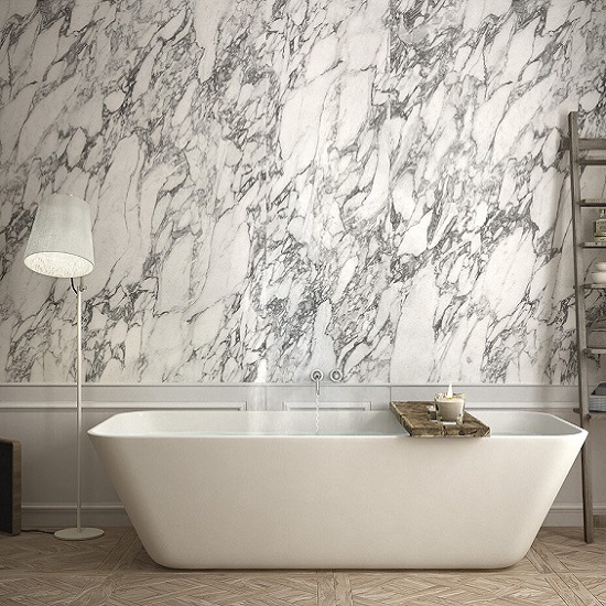 baño revestido en Neolith Arabesque