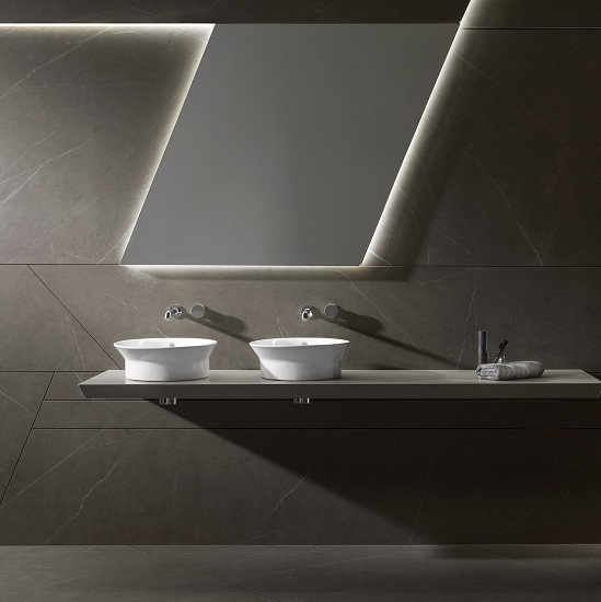 encimera Xtone Liem Grey en un baño