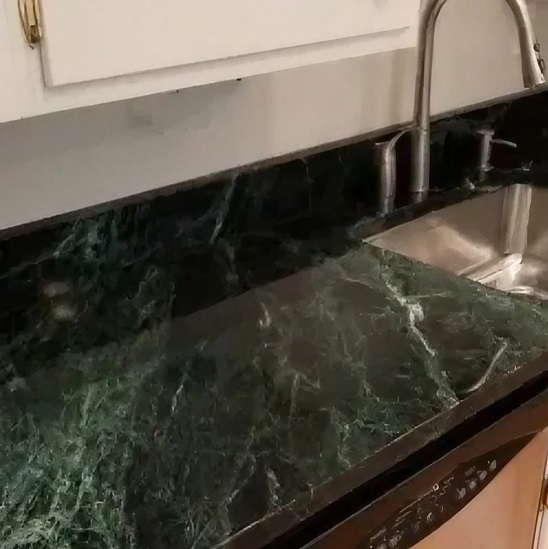 encimera mármol Verde Alpi pulido