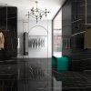Pavimento Arklam Sahara Noir en tienda de moda con mobiliario moderno para proyectos en Málaga.