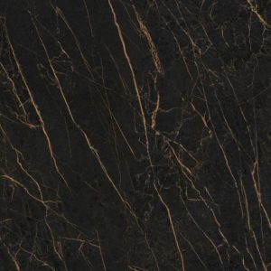 Textura close-up de encimera Neolith Mamba Málaga, acabado silk negro con vetas intensas.