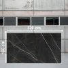 Superficie completa de Venux Calacatta Black negra con vetas blancas horizontales en patrón mármol natural.