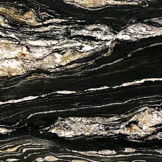 extura detallada del Granito Black Taurus, granito negro con vetas doradas y blancas en primer plano